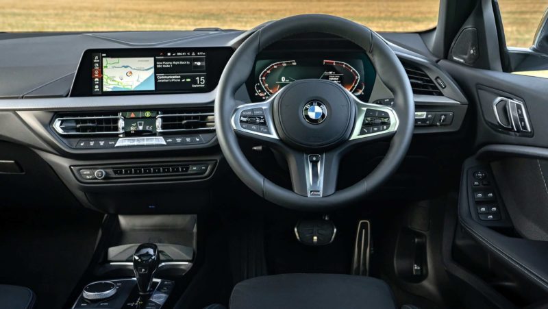 bmw 118i m-sport dash