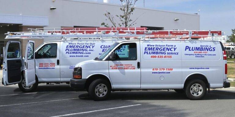 Emergency plumber's van being swapped.